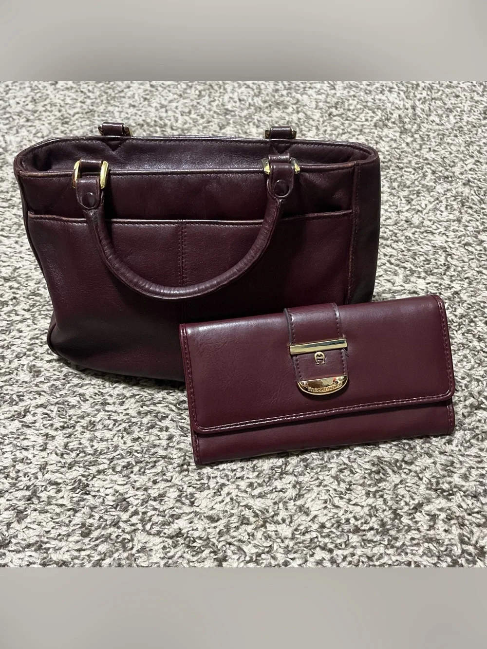 Atienne Aigner wallet excellent